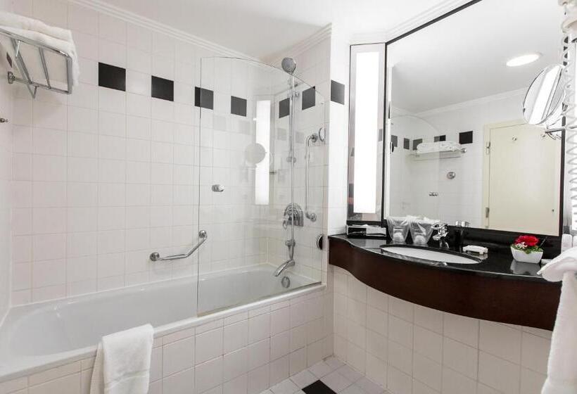اتاق سوپریور با چشم‌انداز, Radisson Blu Carlton Hotel, Bratislava