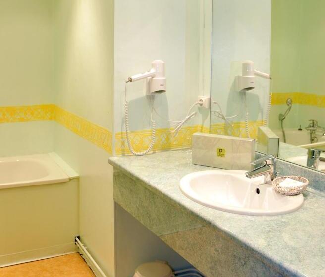 Номер Стандарт, Logis Hotel L Ange Couronne