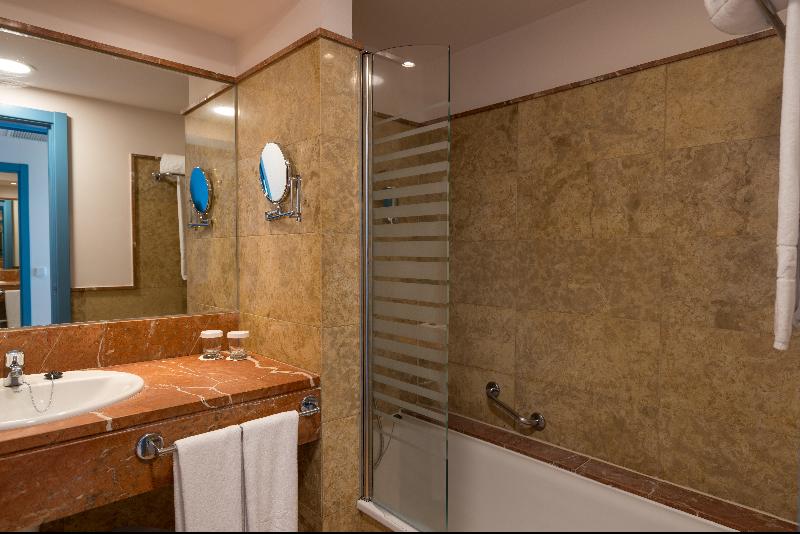 חדר סטנדרט נוף לים, Iberostar Waves Playa Gaviotas - All Inclusive