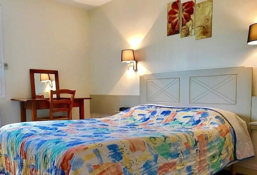 Номер Стандарт, Logis Hotels   Hôtel Et Restaurant De La Montagne Noire