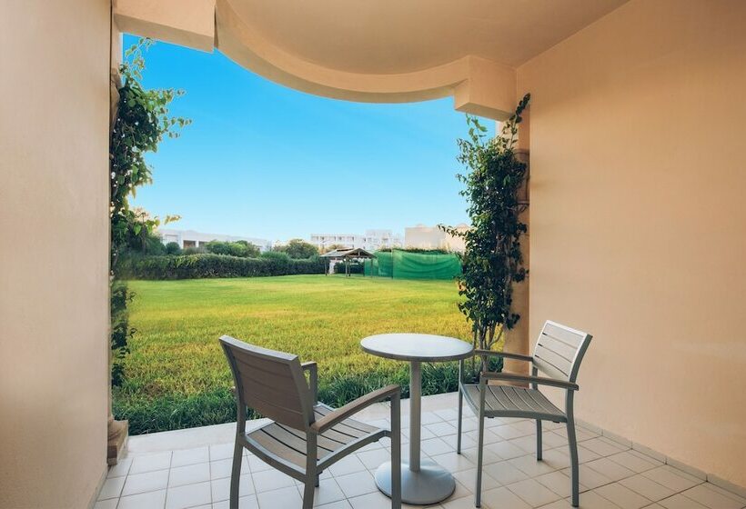 اتاق استاندارد با چشم‌انداز باغ, Iberostar Waves Averroes