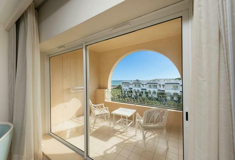 اتاق استاندارد با چشم‌انداز دریا, Iberostar Waves Averroes