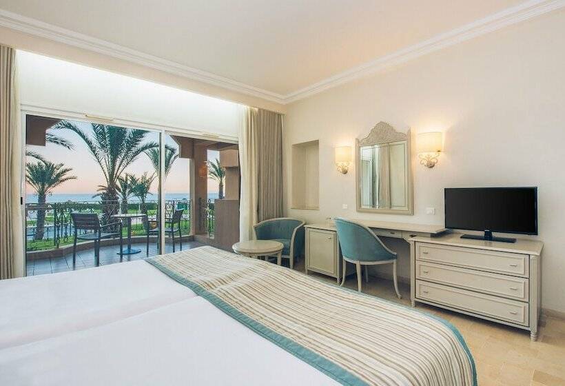 اتاق استاندارد با چشم‌انداز دریا, Iberostar Waves Averroes