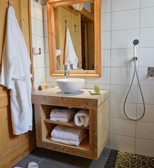 4인용 수피리어 룸, Spa Le Morillon Charme & Caractère