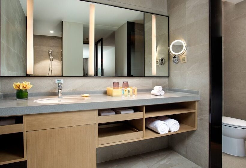 Номер Премиум, Holiday Inn Batang, An Ihg