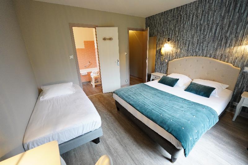 Номер Стандарт Трехместный, Logis Hôtel Le Griou