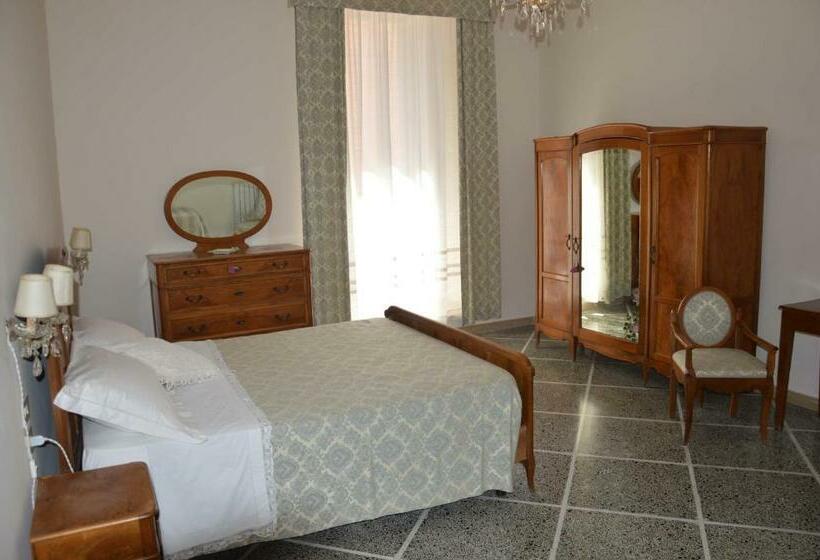 اتاق استاندارد سه تخته با سرویس بهداشتی مشترک, Casa Ciri Bed & Breakfast