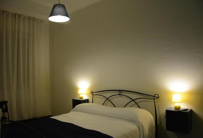 اتاق استاندارد, Mambo Suites