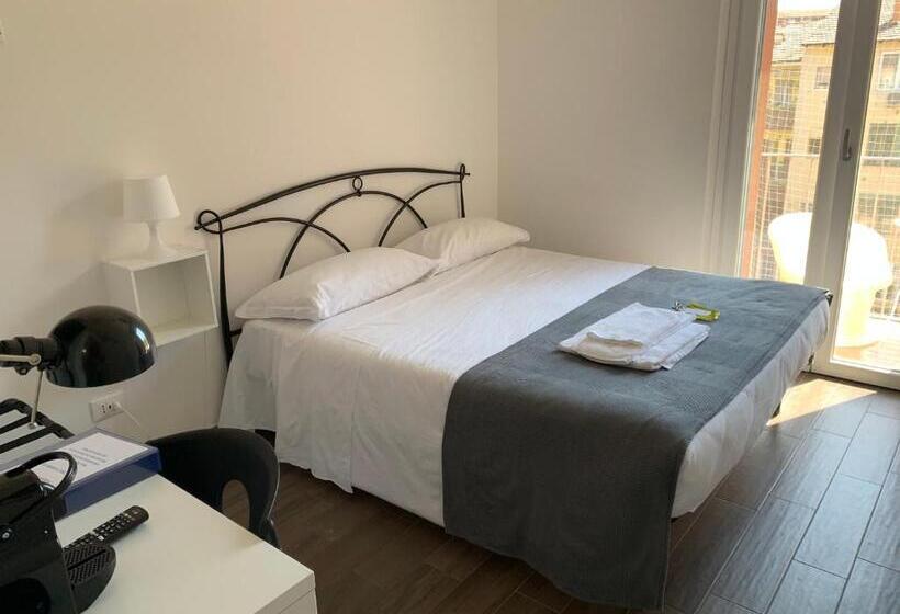 اتاق استاندارد یک نفره, Mambo Suites