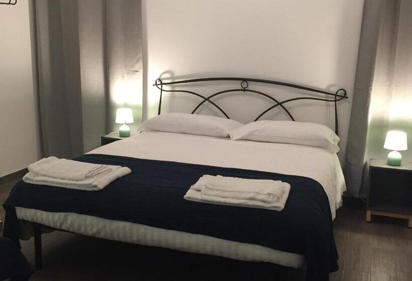 اتاق استاندارد چهار تخته, Mambo Suites