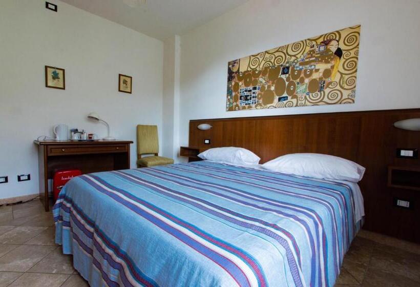 اتاق استاندارد با تخت بزرگ, B&b La Bredia