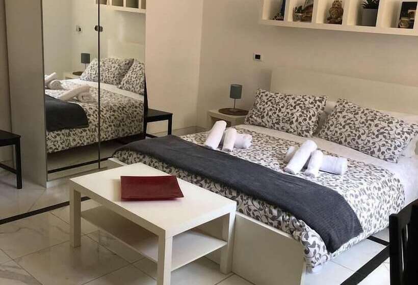 اتاق لوکس, U Palazzieddu