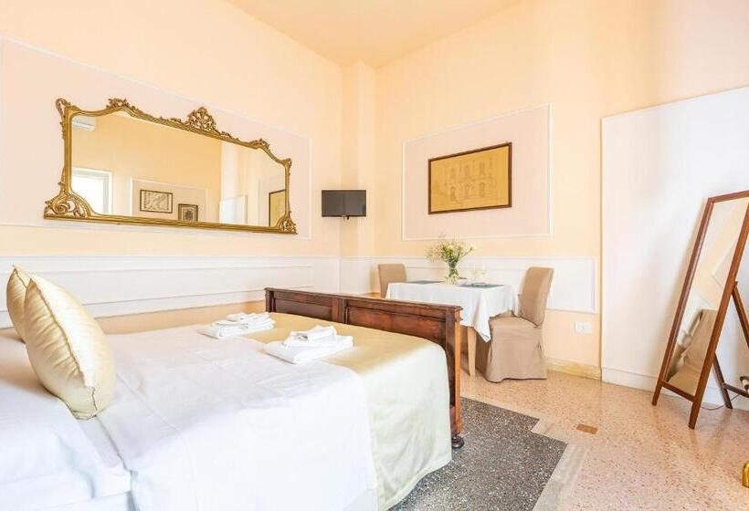 استودیوی لوکس, Dimora Le Tre Muse Guesthouse