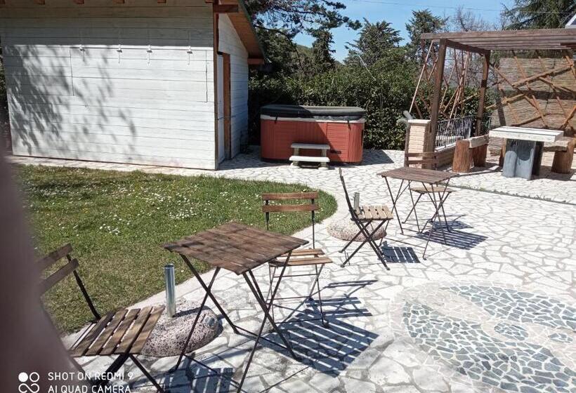 فيلا غرفة نوم واحدة مع مسبح, B&b Mosca Bianca