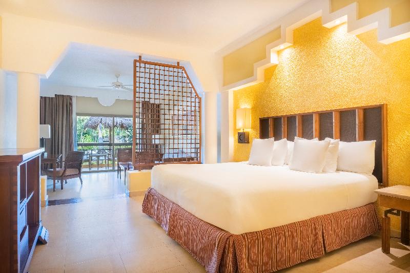 プールビュージュニアスイート, Iberostar Selection Paraíso Maya Suites