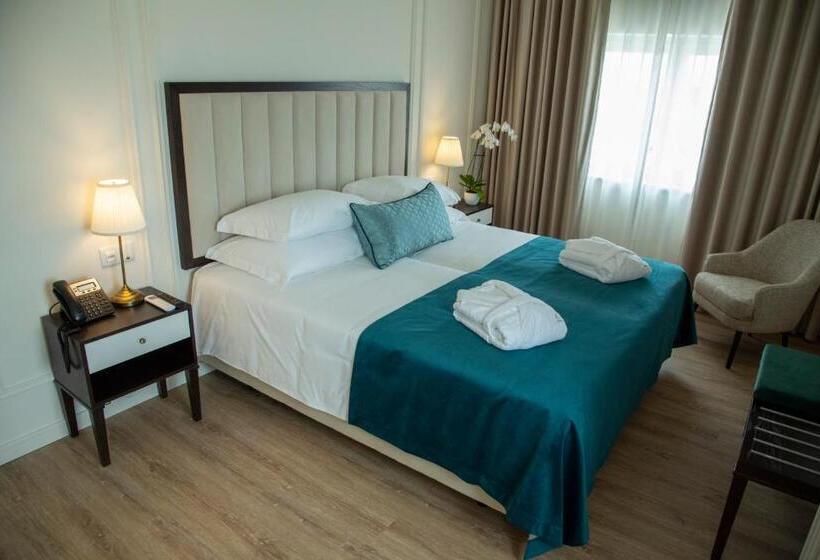Номер Стандарт Вид на Бассейн, Luna Hotel de Tábua