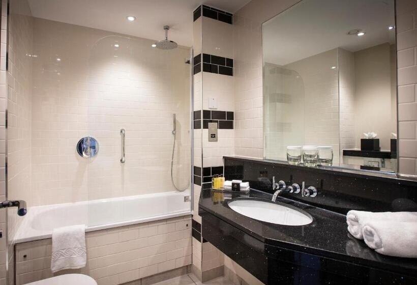 Quarto Familiar Clássico, The Clermont London Victoria