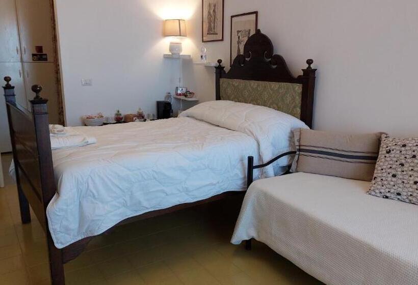 Standard room with outdoor bath, La Terrazza Di Anna