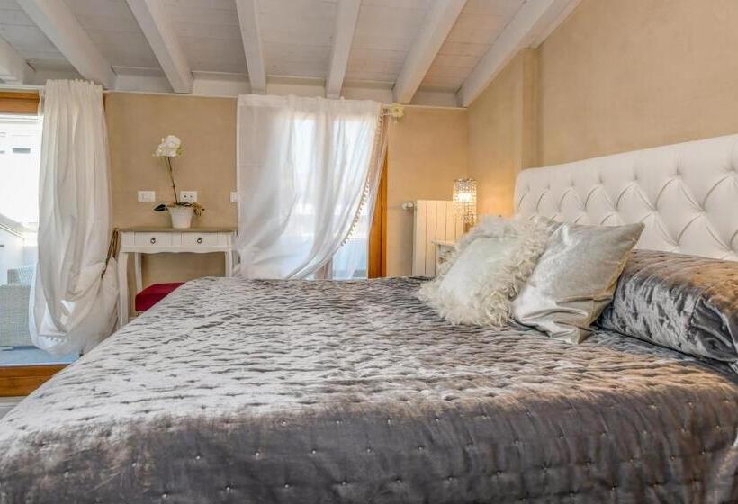 Номер Deluxe с Видом, Luxury Suite Sirmione