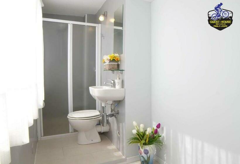 استودیوی استاندارد, Guest House Bike & Relax Finale Ligure
