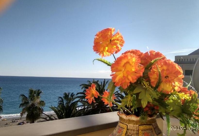 استودیوی استاندارد, Guest House Bike & Relax Finale Ligure