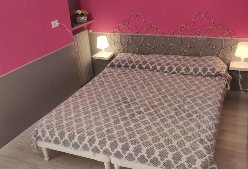 استودیوی استاندارد, Guest House Bike & Relax Finale Ligure
