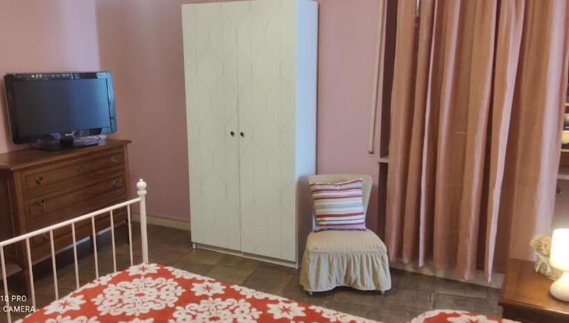 استودیوی استاندارد, Guest House Bike & Relax Finale Ligure