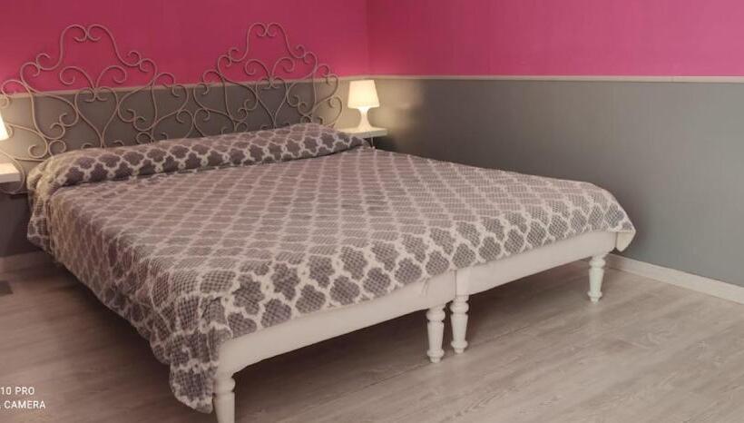 استودیوی استاندارد, Guest House Bike & Relax Finale Ligure