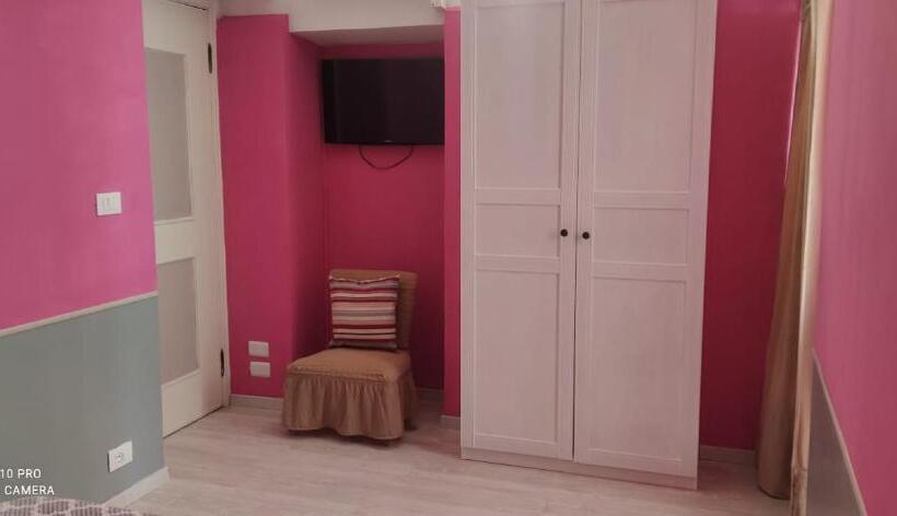 استودیوی استاندارد, Guest House Bike & Relax Finale Ligure
