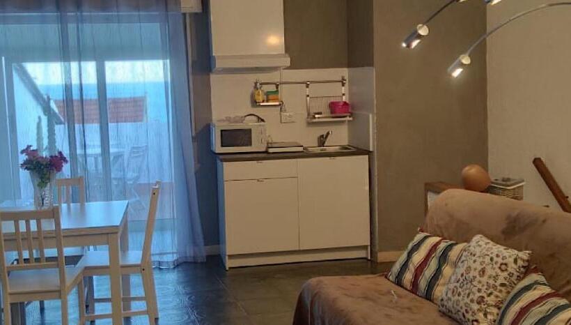 استودیوی استاندارد, Guest House Bike & Relax Finale Ligure