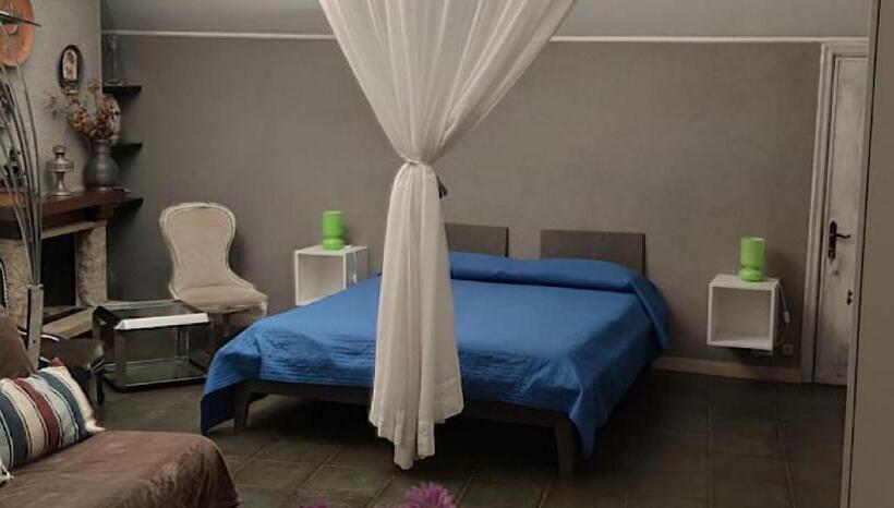 استودیوی استاندارد, Guest House Bike & Relax Finale Ligure