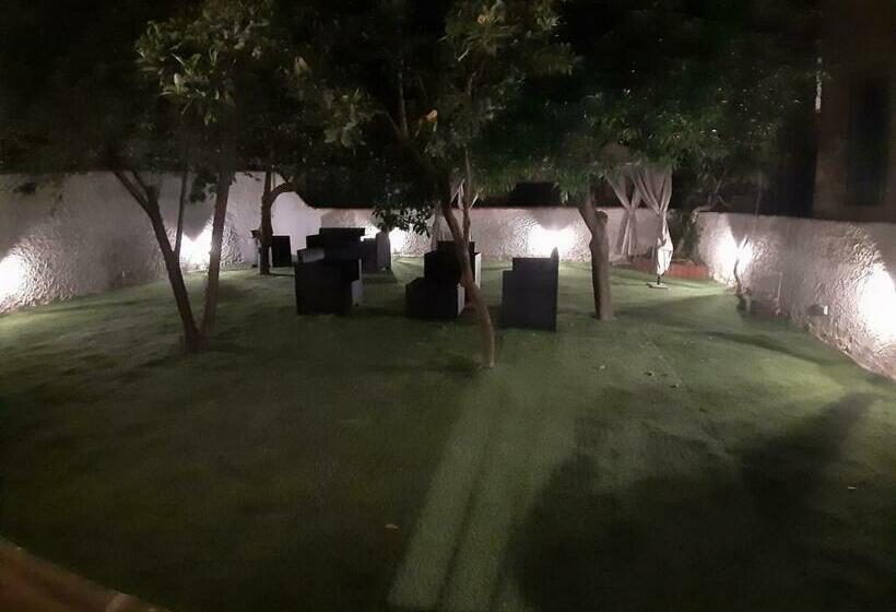 اتاق استاندارد سه نفره, Villa Dietro La Luna