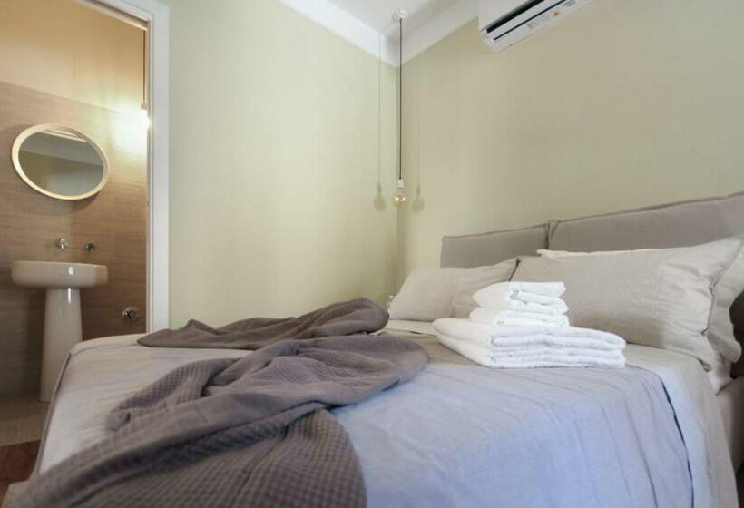 디럭스 룸 킹사이즈 침대, Torre Sant Antonio