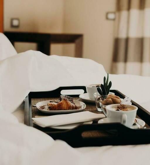اتاق لوکس با تخت بزرگ, Villa Maria Hotel & Spa