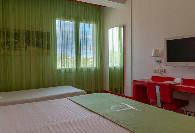 Triple Classic Room, Domina Zagarella  Sicily