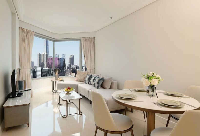 سوییت سوپریور, Harbour Plaza Metropolis