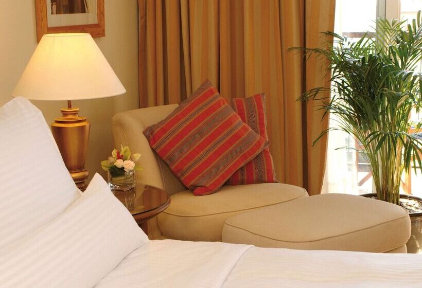 اتاق لوکس با چشم‌انداز دریا, Movenpick Resort & Residences Aqaba