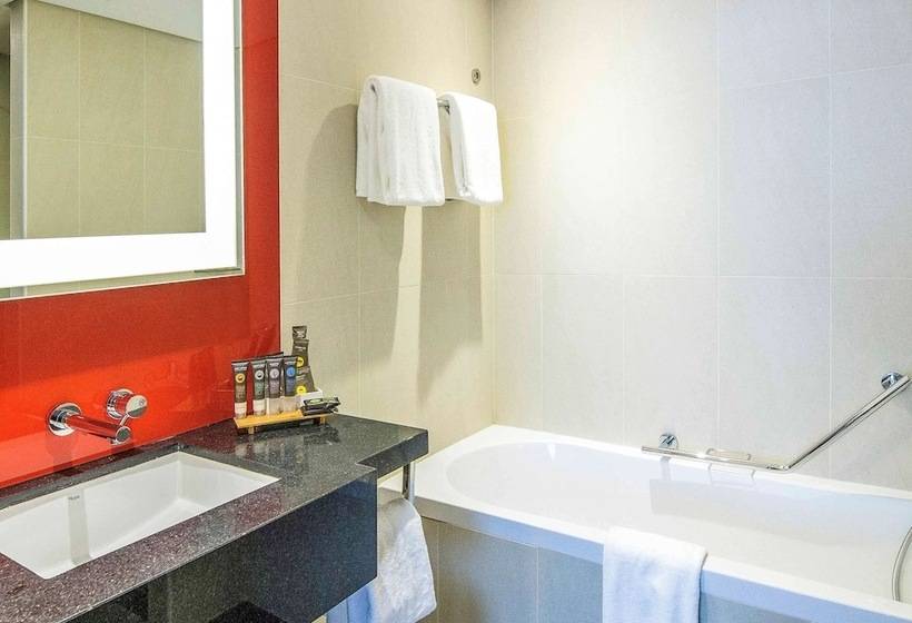 Номер Executive, Novotel World Trade Centre Dubai
