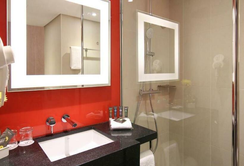 Номер Superior, Novotel World Trade Centre Dubai
