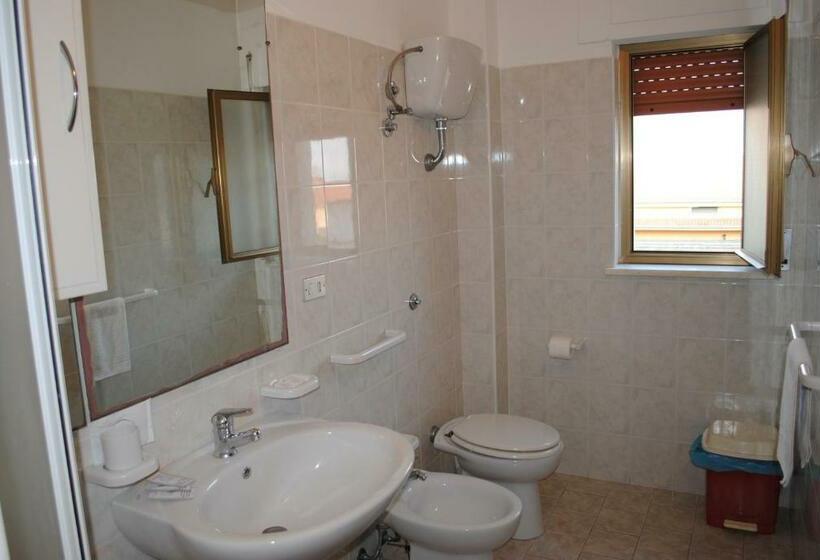 اتاق استاندارد با بالکن, B&b La Scogliera