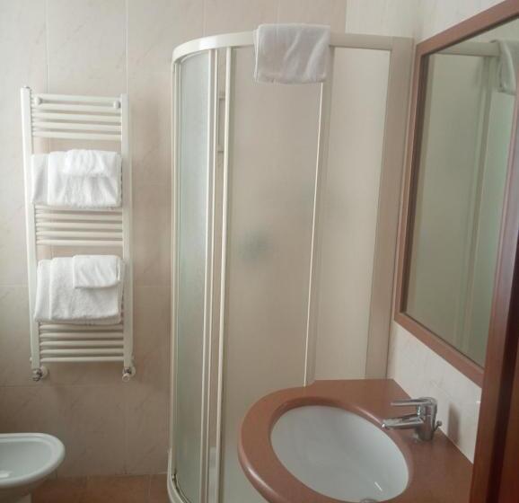 اتاق استاندارد چهار تخته, Beaurivage