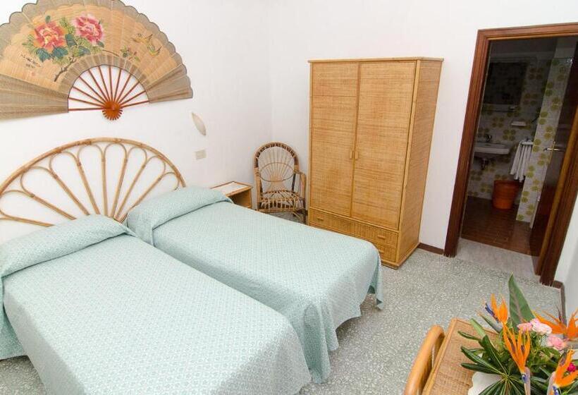 스탠다드 룸 바다 전망, Villa Raffaela B&b