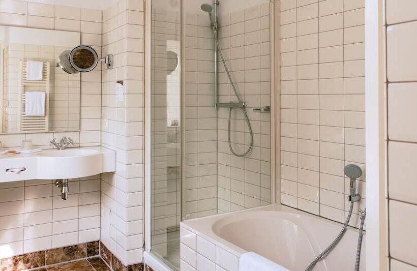 Superior Room, Grand Hotel Karel V
