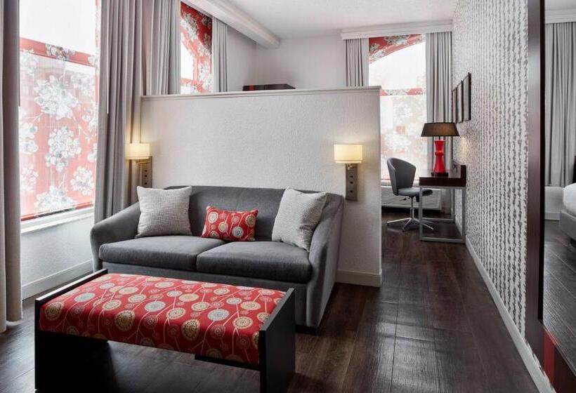 带大床的标准工作室, Fairfield Inn & Suites By Marriott Washington Downtown