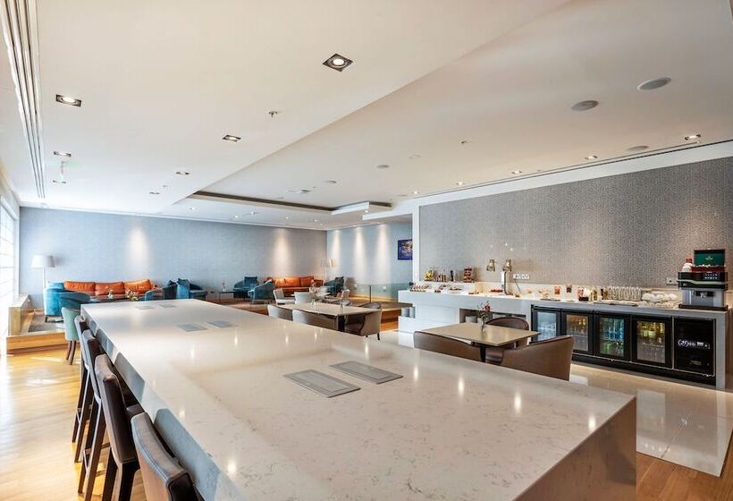 سوییت, Hilton Nicosia