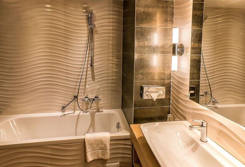 Люкс, Holiday Inn Budapest Budaörs, An Ihg