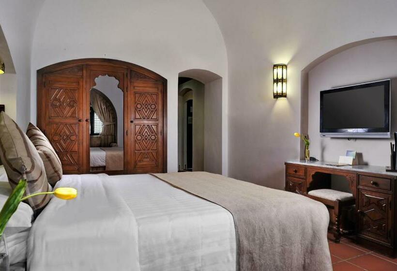 اتاق کلاسیک با چشم‌انداز استخر, Movenpick Resort Sharm El Sheikh