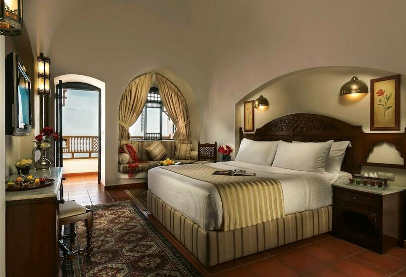 اتاق لوکس با چشم‌انداز دریا, Movenpick Resort Sharm El Sheikh