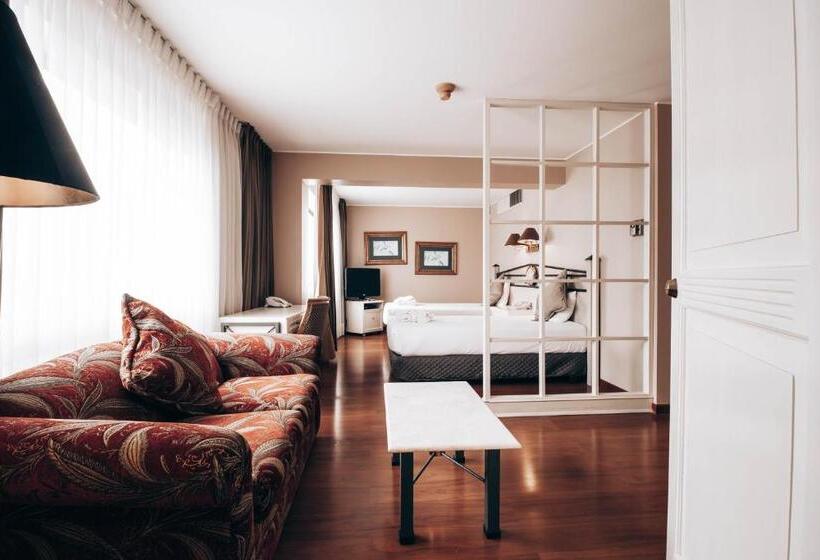 سوییت جونیور, Suites Del Bosque