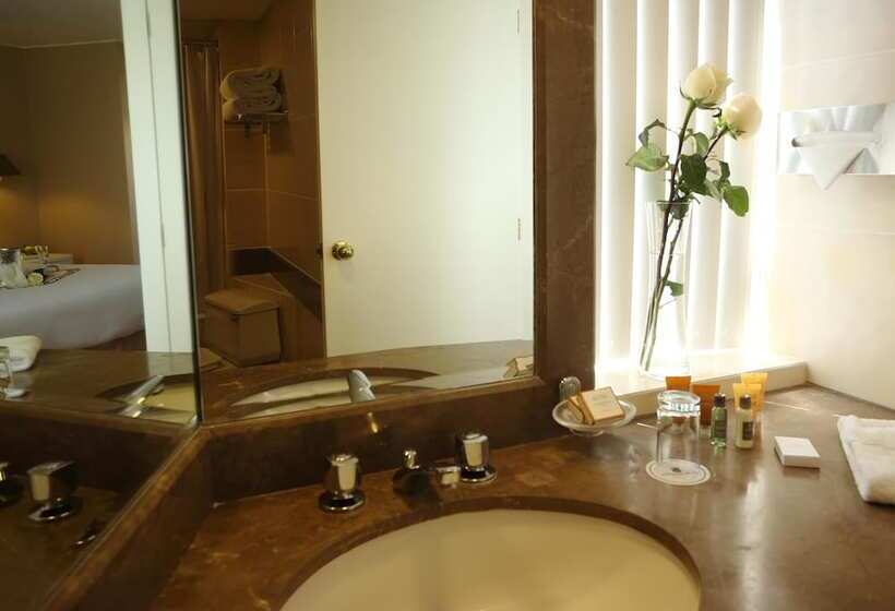 سوییت جونیور, Suites Del Bosque